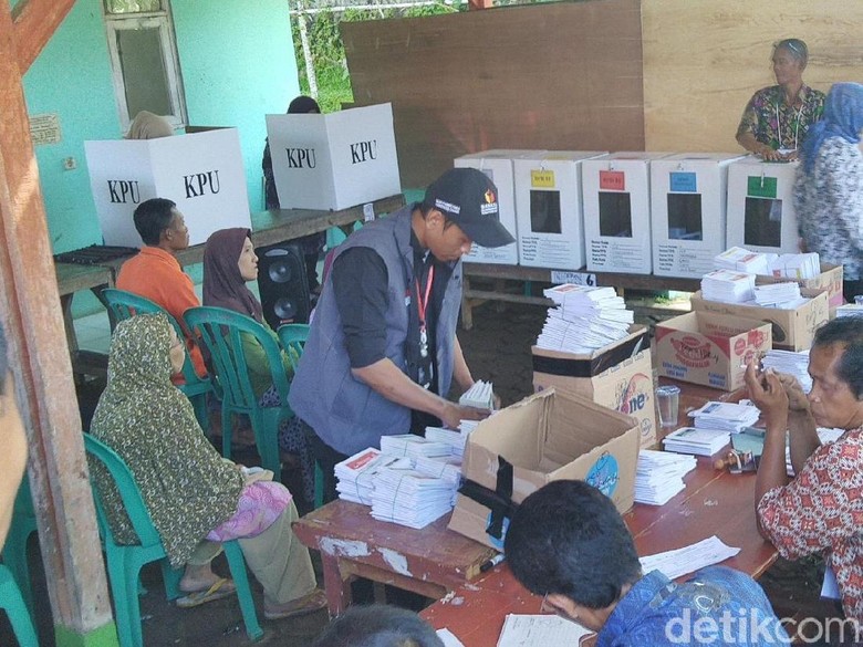 Pemilu di Ciamis Diwarnai Surat Suara DPRD Tertukar Dapil Pemilu di Ciamis Diwarnai Surat Suara DPRD Tertukar Dapil