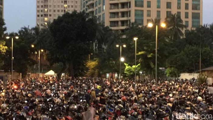 Foto: Suasana Parkir Sepeda Motor Mal Kota Kasablanka, (Vadhia Lidyana/detikFinance) Foto: Suasana Parkir Sepeda Motor Mal Kota Kasablanka, (Vadhia Lidyana/detikFinance)