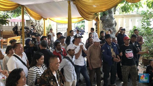 Unggul Quick Count, Tim Jokowi Teriakan Pekik Kemenangan