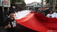Mereka bergerak dari rumah aspirasi.