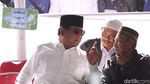 Jempol-Telunjuk Bertinta, Begini Gaya Prabowo Salam 2 Jari Usai Nyoblos