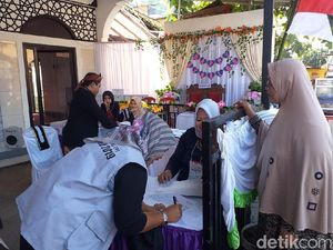 TPS Happy Nyoblos di Garut Bernuansa Pesta Pernikahan