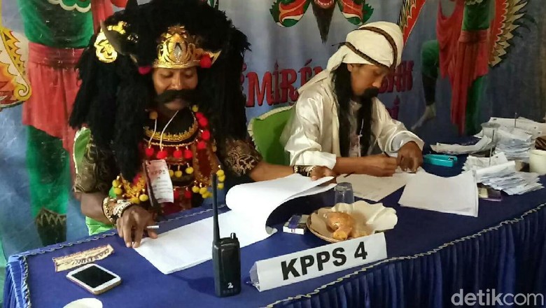 Bertema Barong Using, TPS Unik di Banyuwangi Ini Juga Suguhkan Kopi Gratis Bertema Barong Using, TPS Unik di Banyuwangi Ini Juga Suguhkan Kopi Gratis