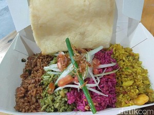5 Racikan Nasi Goreng Unik, Pakai Kuah Tongseng hingga Warna-warni Pelangi