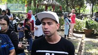 Raffi Ahmad menyebut sengaja membawa Rafathar ke Tempat Pemungutan Suara yang berlokasi di Cinere, Depok, Jawa Barat. Foto: Dyah Paramita Saraswati