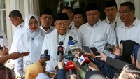 Maruf Amin bersiap untuk mencoblos di TPS 051, Koja, Jakarta Utara, Rabu (17/4/2019). Pool/Antara Foto/Nova Wahyudi.