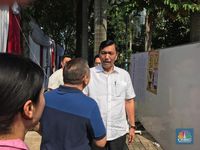 Berkemeja Putih, 3 Menteri Jokowi Nyoblos Pagi-pagi