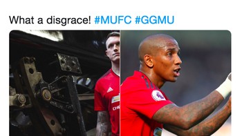 Sungguh mengherankan bagi fans ini di mana pada tahun 2019 MU masih mengadalkan Jones dan Young menghadapi Barcelona. Foto: istimewa