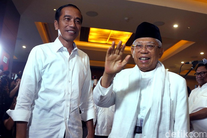 Capres Joko Widodo (Jokowi) meminta para pendukungnya tetap menunggu penghitungan resmi KPU atas hasil perolehan suara Pilpres 2019.
