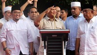 Prabowo juga memerintahkan pendukung untuk tidak melakukan tindakan anarkis.