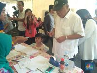 Berkemeja Putih, 3 Menteri Jokowi Nyoblos Pagi-pagi