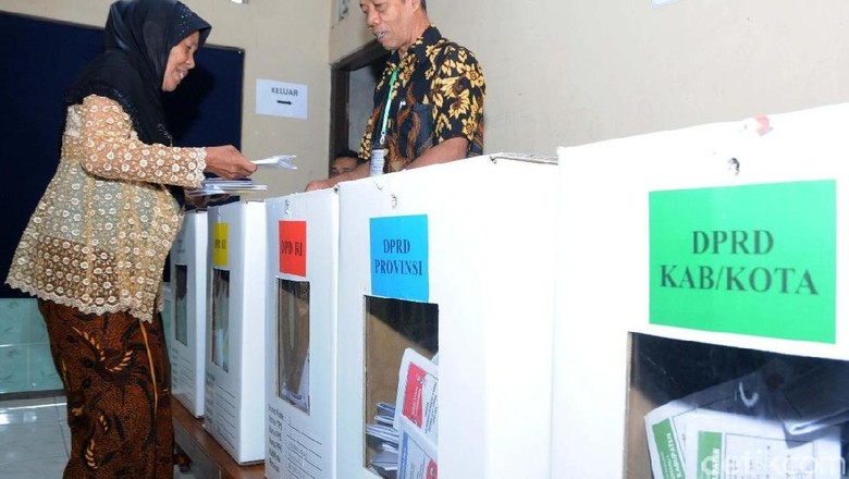 Sejumlah TPS di Boyolali Sempat Kekurangan Surat Suara Sejumlah TPS di Boyolali Sempat Kekurangan Surat Suara