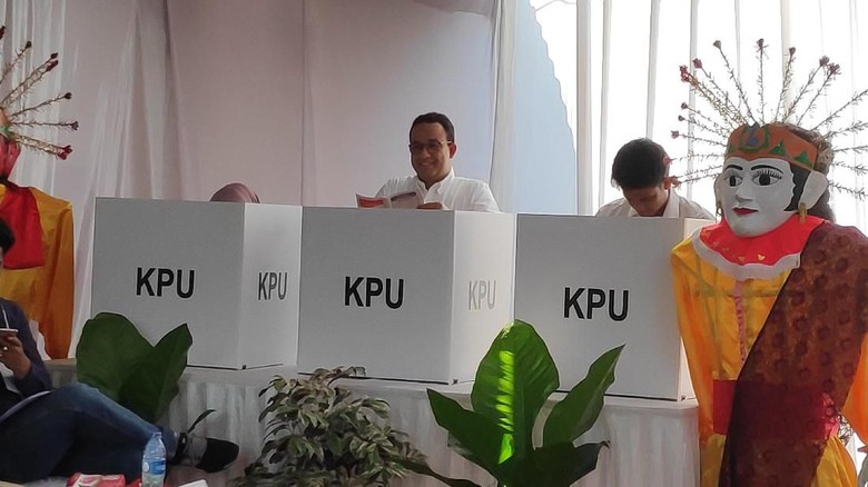 Sempat Hitung Ulang, Prabowo Menang Tipis di TPS Anies Baswedan Sempat Hitung Ulang, Prabowo Menang Tipis di TPS Anies Baswedan