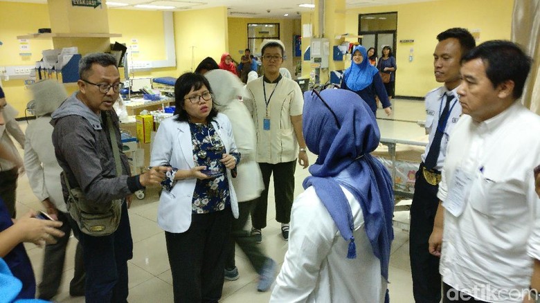 Keluarga Pasien dan Pegawai RS Fatmawati Kecewa Tidak Bisa Nyoblos Keluarga Pasien dan Pegawai RS Fatmawati Kecewa Tidak Bisa Nyoblos