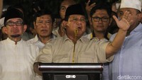 Prabowo juga mengingatkan pendukungnya untuk menjaga kedamaian, tidak terpancing provokasi.