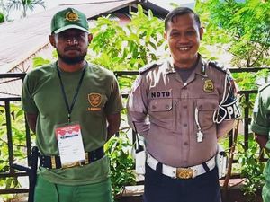 Imanuel Wanggai di Hari Pemilu: Jaga TPS Pakai Baju Satpam