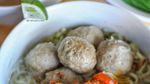 Sore-sore Begini Paling Asyik Jajan Bakso Rusuk yang Mantul Ini