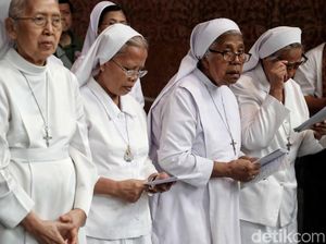 Umat Kristiani di Semarang Ikuti Pekan Suci Paskah Via Online