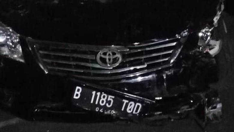 Mobil Sedan yang Tabrak Mercy dan 4 Motor di Jaksel Diduga Bodong Mobil Sedan yang Tabrak Mercy dan 4 Motor di Jaksel Diduga Bodong