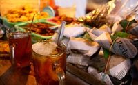 Nongkrong Asyik di 5 Angkringan Legendaris yang Murah Meriah di Yogyakarta