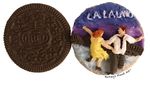 Keren! Seniman Ini Bikin Lukisan Cantik Berbahan Krim Oreo