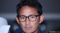 Sandiaga tak berbicara dalam jumpa pers ini.