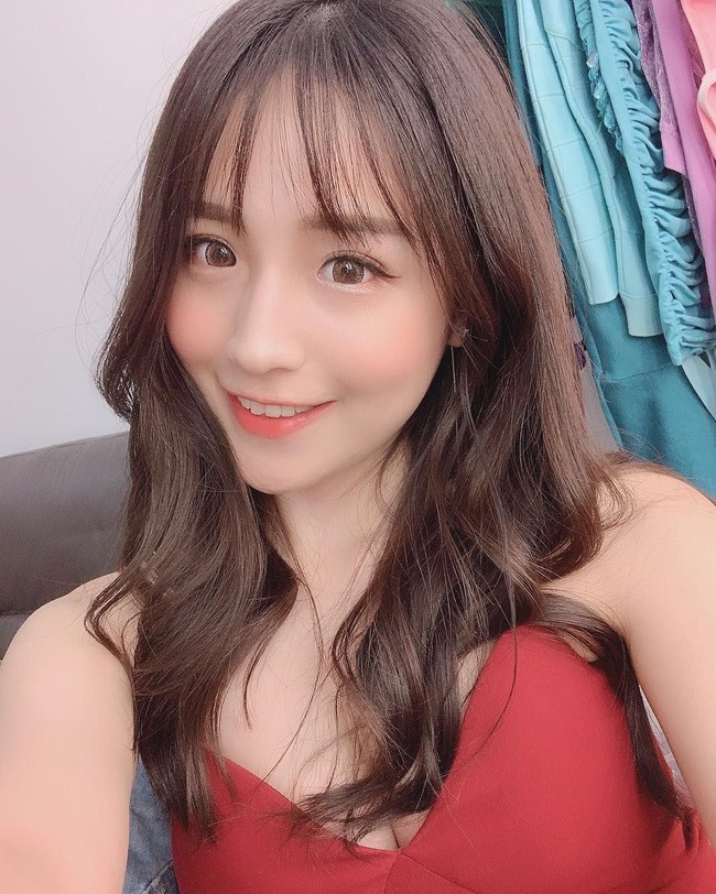 Tak hanya di negaranya sendiri, SPG ini bahkan punya banyak fans dari luar negeri. Dilansir Sora News, kecantikan Hebbe juga viral di kalangan netizen di Jepang karena pesonanya. Foto: Instagram @hebbe820