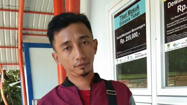 Salah satu pengunjung yang bernama Sandi