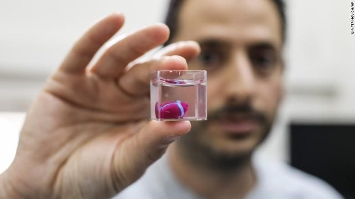 Jantung buatan mini ini terdiri dari sel manusia yang dicetak oleh printer 3D. (Foto: CNN) Jantung buatan mini ini terdiri dari sel manusia yang dicetak oleh printer 3D. (Foto: CNN)