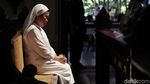 Umat Nasrani Jalani Kamis Putih di Gereja Katedral