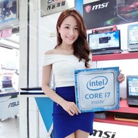 Seorang wanita bernama Hebbe Cheng menarik perhatian para pria dengan paras cantiknya. Hebbe pun bisa cukup mudah ditemui karena ia sering menjadi SPG atau Sales Promotion Girl di beragam acara bahkan hingga ke luar negeri. Foto: Instagram @hebbe820