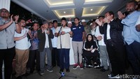 Prabowo menyampaikan pidato di kediamannya di Kertanegara, Kebayoran Baru, Jakarta Selatan, Kamis (18/4/2019).