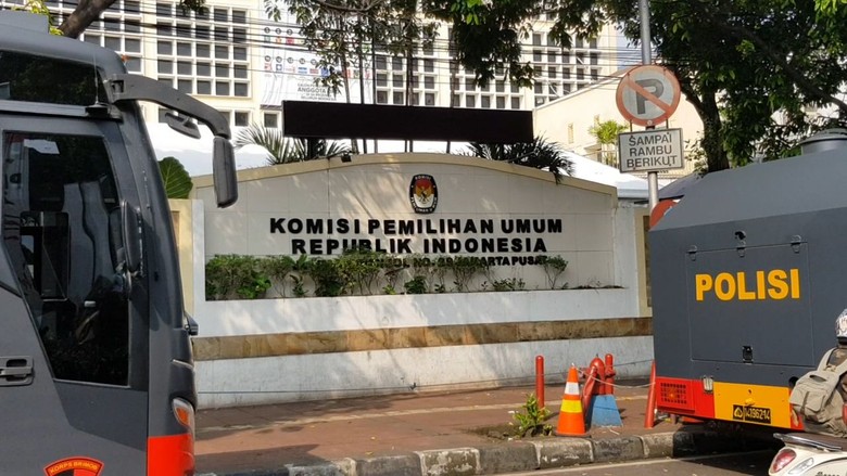 Gugatan Prabowo-Sandi Bikin KPU Kebingungan Gugatan Prabowo-Sandi Bikin KPU Kebingungan