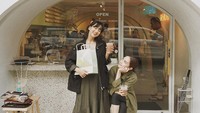 Ia juga kerap merekomendasikan tempat asyik untuk nongkrong. Salah satu rekomendasinya adalah Cliq Coffee yang ternyata usaha sepupu Sasyachi. Foto: Instagram sasyachi