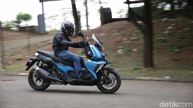 Sensasi Skutik Jerman Seharga Mobil MPV