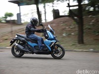 Sensasi Skutik Jerman Seharga Mobil MPV