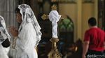Umat Nasrani Jalani Kamis Putih di Gereja Katedral