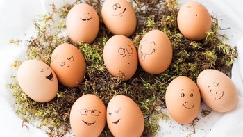 Kalau gak pintar melukis dan menggambar, buat seperti ini saja. Foto: via Brainberries