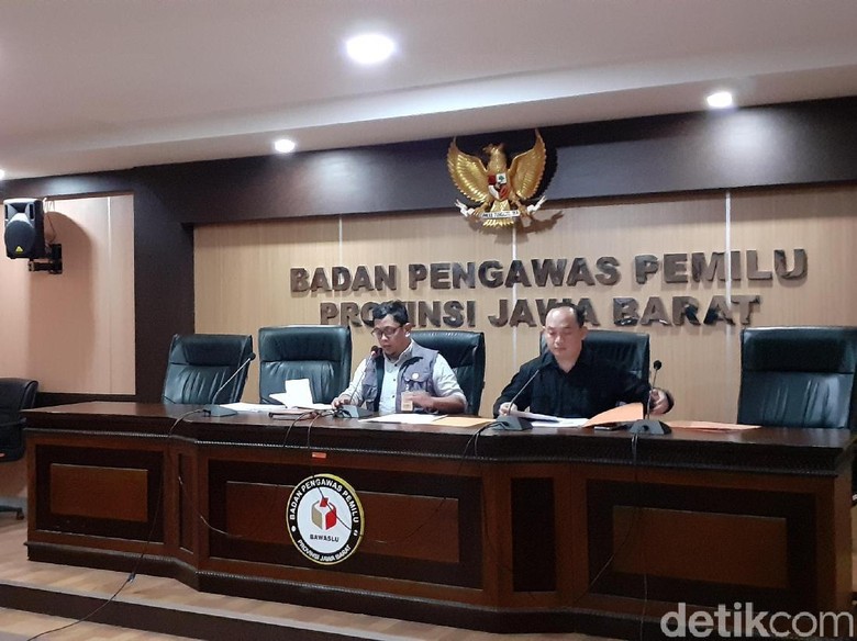 Bawaslu Jabar Temukan 13 Jenis Pelanggaran Pemilu di TPS Bawaslu Jabar Temukan 13 Jenis Pelanggaran Pemilu di TPS