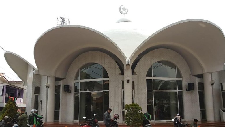 Masjid Lain di Cilandak Ini Juga Jadi Sasaran Pencoretan Masjid Lain di Cilandak Ini Juga Jadi Sasaran Pencoretan