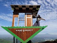 Menikmati Indahnya Bantul dari Bukit Lintang Sewu