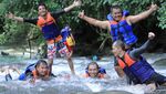 Foto: Asyiknya Body Rafting Menaklukkan Sungai Citumang