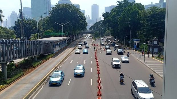Lalu lintas di Jalan Jenderal Sudirman arah HI dan Blok M lancar.