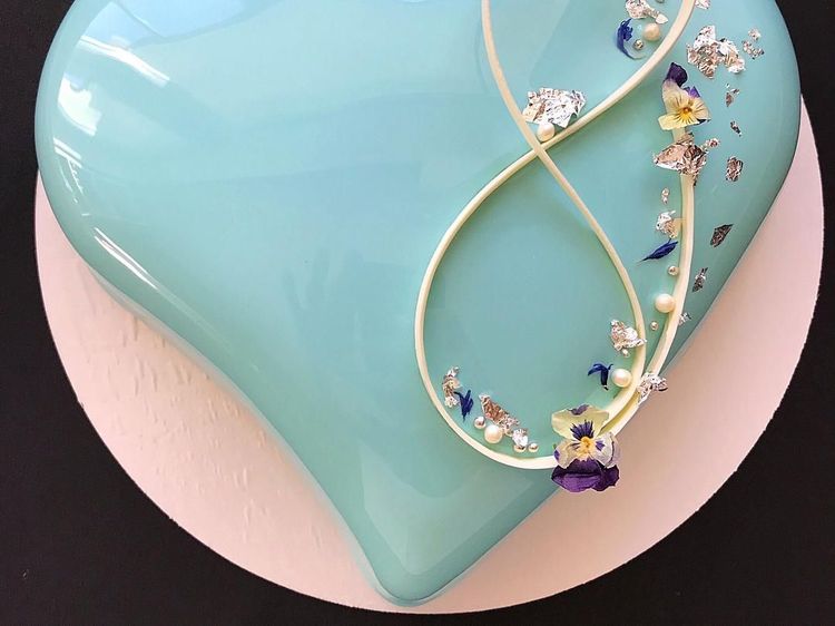 Dengan Loyang Sama, Baker Ini Hasilkan 8 Desain Cake Cantik yang Berbeda