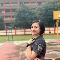 Kiki Widya Sari cukup populer di Instagram. Wajahnya yang manis dan profesinya sebagai polwan tampaknya membuat netizen penasaran untuk mengikuti kesehariannya lewat media sosial. Foto: Instagram @kikiwidyaas