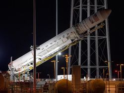 Penampakan Roket Antares Mengangkasa Bawa 40 Tikus