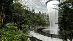 Keren! Ada Air Terjun Di Tengah Bandara Changi Singapura
