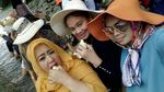 Mengintip Gaya Kulineran Seru Mertua Kahiyang Ayu