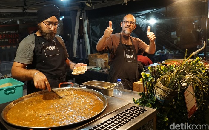Masjid di Perth dan Makanan Halal
