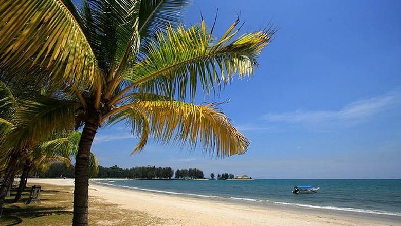 Pantai Port Dickson tempat turis BAB sembarangan (negerisembilan.attractionsinmalaysia.com) Pantai Port Dickson tempat turis BAB sembarangan (negerisembilan.attractionsinmalaysia.com)